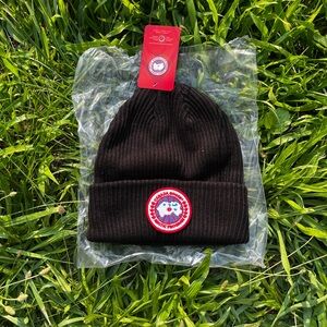 Unisex Canada Goose knitted wool beanie (black)